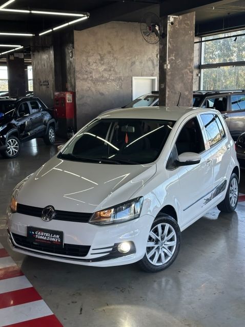 Volkswagen FOX 1.0 MPI TRENDLINE 12V FLEX 4P MANUAL 2016/2016 CASTELLAN E TOMAZONI MOTORS CAXIAS DO SUL / Carros no Vale Volkswagen FOX 1.0 MPI TRENDLINE 12V FLEX 4P MANUAL 2016/2016 CASTELLAN E TOMAZONI MOTORS CAXIAS DO SUL / Carros no Vale