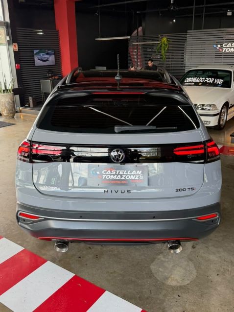Volkswagen NIVUS 1.0 200 TSI TOTAL FLEX HIGHLINE AUTOMÁTICO 2023/2024 CASTELLAN E TOMAZONI MOTORS CAXIAS DO SUL / Carros no Vale