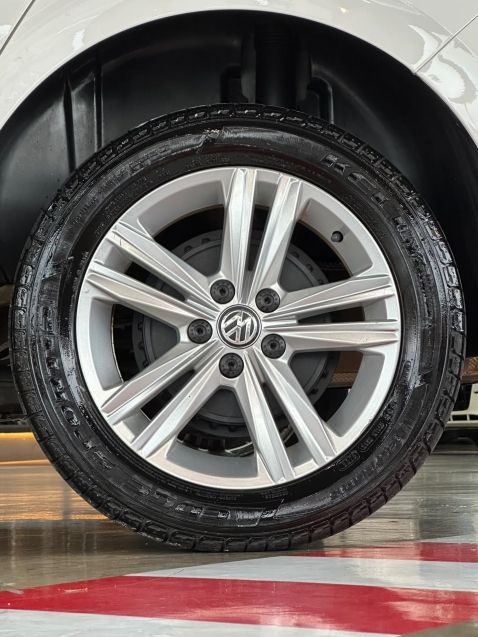 Volkswagen POLO 1.6 MSI TOTAL FLEX MANUAL 2019/2020 CASTELLAN E TOMAZONI MOTORS CAXIAS DO SUL / Carros no Vale Volkswagen POLO 1.6 MSI TOTAL FLEX MANUAL 2019/2020 CASTELLAN E TOMAZONI MOTORS CAXIAS DO SUL / Carros no Vale