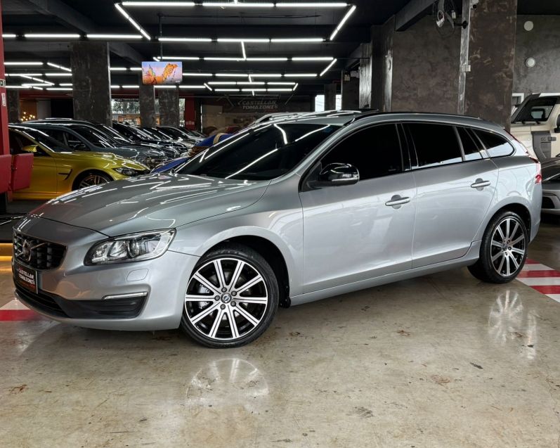 Volvo V60 2.0 T5 MOMENTUM TURBO GASOLINA 4P AUTOMÁTICO 2016/2016 CASTELLAN E TOMAZONI MOTORS CAXIAS DO SUL / Carros no Vale