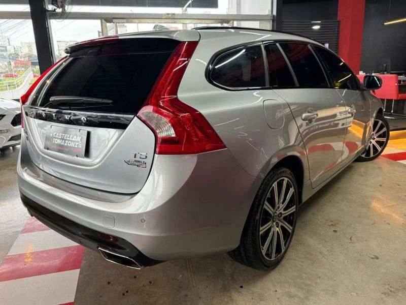 Volvo V60 2.0 T5 MOMENTUM TURBO GASOLINA 4P AUTOMÁTICO 2016/2016 CASTELLAN E TOMAZONI MOTORS CAXIAS DO SUL / Carros no Vale