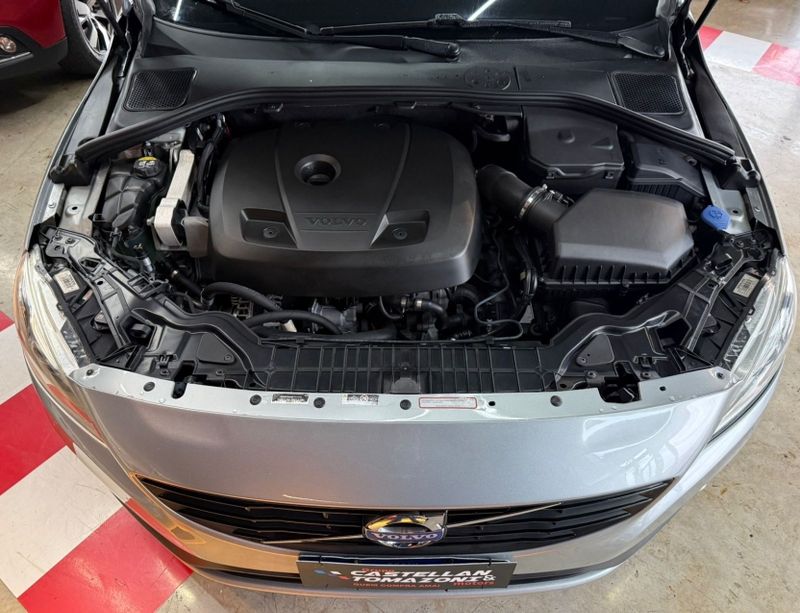 Volvo V60 2.0 T5 MOMENTUM TURBO GASOLINA 4P AUTOMÁTICO 2016/2016 CASTELLAN E TOMAZONI MOTORS CAXIAS DO SUL / Carros no Vale