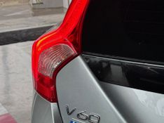 Volvo V60 2.0 T5 MOMENTUM TURBO GASOLINA 4P AUTOMÁTICO 2016/2016 CASTELLAN E TOMAZONI MOTORS CAXIAS DO SUL / Carros no Vale
