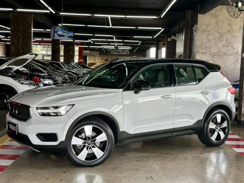 Volvo XC40 2.0 T4 GASOLINA MOMENTUM GEARTRONIC 2020/2020 CASTELLAN E TOMAZONI MOTORS CAXIAS DO SUL / Carros no Vale