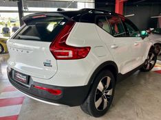 Volvo XC40 2.0 T4 GASOLINA MOMENTUM GEARTRONIC 2020/2020 CASTELLAN E TOMAZONI MOTORS CAXIAS DO SUL / Carros no Vale