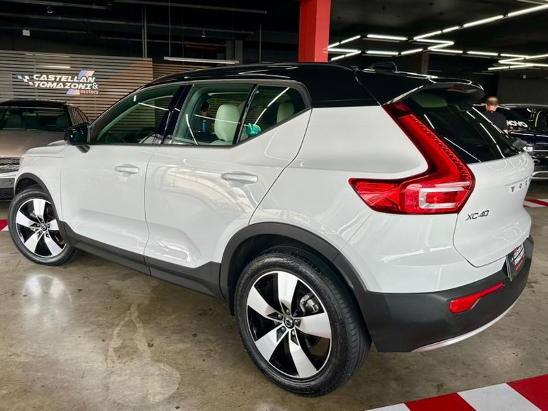 Volvo XC40 2.0 T4 GASOLINA MOMENTUM GEARTRONIC 2020/2020 CASTELLAN E TOMAZONI MOTORS CAXIAS DO SUL / Carros no Vale