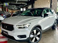 Volvo XC40 2.0 T4 GASOLINA MOMENTUM GEARTRONIC 2020/2020 CASTELLAN E TOMAZONI MOTORS CAXIAS DO SUL / Carros no Vale
