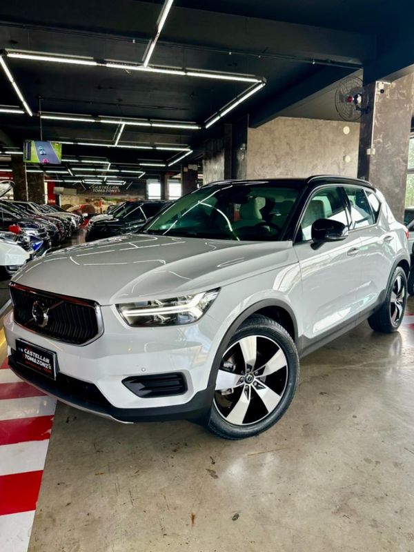 Volvo XC40 2.0 T4 GASOLINA MOMENTUM GEARTRONIC 2020/2020 CASTELLAN E TOMAZONI MOTORS CAXIAS DO SUL / Carros no Vale