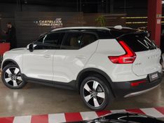 Volvo XC40 2.0 T5 GASOLINA MOMENTUM AWD GEARTRONIC 2020/2020 CASTELLAN E TOMAZONI MOTORS CAXIAS DO SUL / Carros no Vale