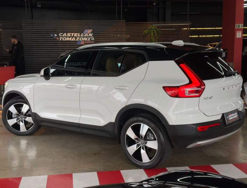 Volvo XC40 2.0 T5 GASOLINA MOMENTUM AWD GEARTRONIC 2020/2020 CASTELLAN E TOMAZONI MOTORS CAXIAS DO SUL / Carros no Vale Volvo XC40 2.0 T5 GASOLINA MOMENTUM AWD GEARTRONIC 2020/2020 CASTELLAN E TOMAZONI MOTORS CAXIAS DO SUL / Carros no Vale