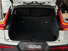 Volvo XC40 2.0 T5 GASOLINA MOMENTUM AWD GEARTRONIC 2020/2020 CASTELLAN E TOMAZONI MOTORS CAXIAS DO SUL / Carros no Vale