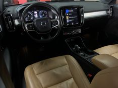 Volvo XC40 2.0 T5 GASOLINA MOMENTUM AWD GEARTRONIC 2020/2020 CASTELLAN E TOMAZONI MOTORS CAXIAS DO SUL / Carros no Vale