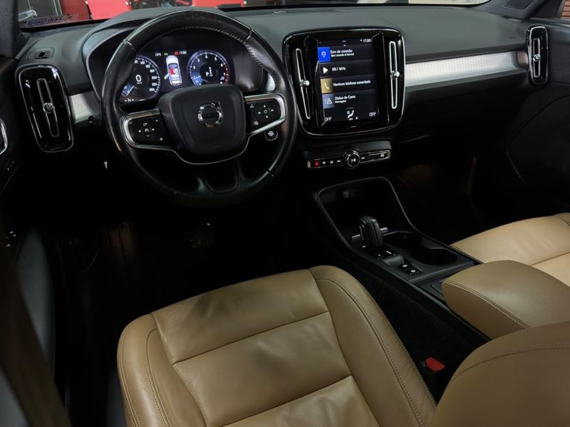 Volvo XC40 2.0 T5 GASOLINA MOMENTUM AWD GEARTRONIC 2020/2020 CASTELLAN E TOMAZONI MOTORS CAXIAS DO SUL / Carros no Vale Volvo XC40 2.0 T5 GASOLINA MOMENTUM AWD GEARTRONIC 2020/2020 CASTELLAN E TOMAZONI MOTORS CAXIAS DO SUL / Carros no Vale
