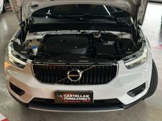 Volvo XC40 2.0 T5 GASOLINA MOMENTUM AWD GEARTRONIC 2020/2020 CASTELLAN E TOMAZONI MOTORS CAXIAS DO SUL / Carros no Vale