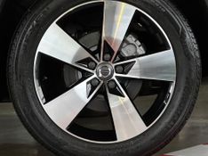 Volvo XC40 2.0 T5 GASOLINA MOMENTUM AWD GEARTRONIC 2020/2020 CASTELLAN E TOMAZONI MOTORS CAXIAS DO SUL / Carros no Vale