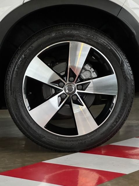 Volvo XC40 2.0 T5 GASOLINA MOMENTUM AWD GEARTRONIC 2020/2020 CASTELLAN E TOMAZONI MOTORS CAXIAS DO SUL / Carros no Vale Volvo XC40 2.0 T5 GASOLINA MOMENTUM AWD GEARTRONIC 2020/2020 CASTELLAN E TOMAZONI MOTORS CAXIAS DO SUL / Carros no Vale