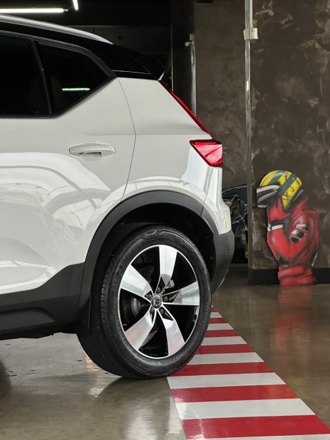 Volvo XC40 2.0 T5 GASOLINA MOMENTUM AWD GEARTRONIC 2020/2020 CASTELLAN E TOMAZONI MOTORS CAXIAS DO SUL / Carros no Vale Volvo XC40 2.0 T5 GASOLINA MOMENTUM AWD GEARTRONIC 2020/2020 CASTELLAN E TOMAZONI MOTORS CAXIAS DO SUL / Carros no Vale