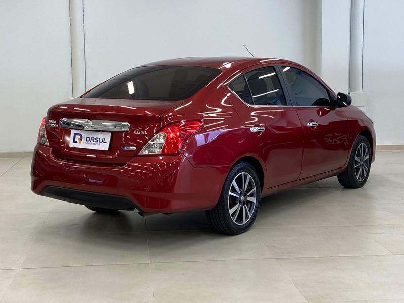 Nissan VERSA 1.6 16V FLEX SL 4P XTRONIC 2017/2018 DRSUL SEMINOVOS CAXIAS DO SUL – LAJEADO – SANTA CRUZ DO SUL / Carros no Vale