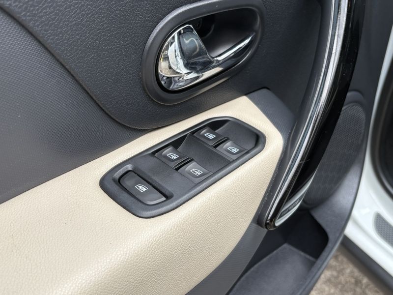 Renault STEPWAY 1.6 16V SCE FLEX ICONIC X-TRONIC 2019/2020 DRSUL SEMINOVOS CAXIAS DO SUL – LAJEADO – SANTA CRUZ DO SUL / Carros no Vale