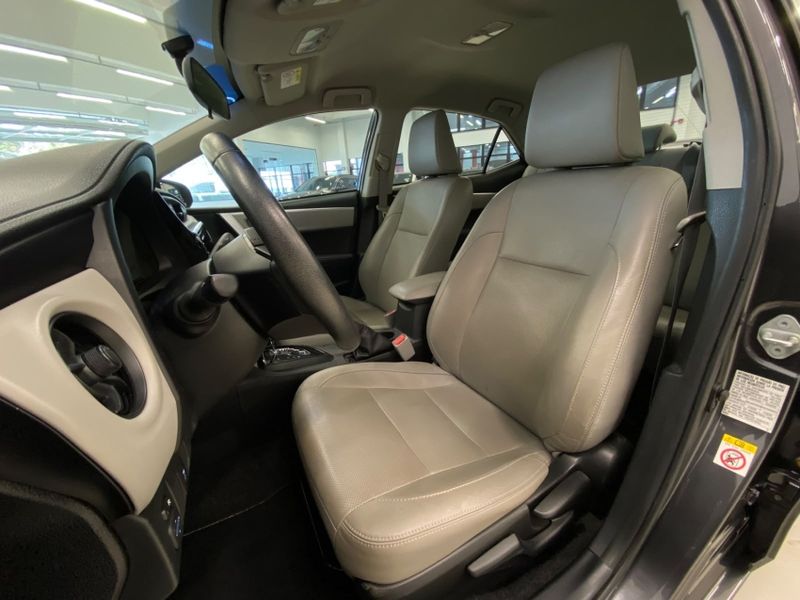 Toyota COROLLA 1.8 GLI 16V FLEX 4P AUTOMÁTICO 2017/2018 DRSUL SEMINOVOS CAXIAS DO SUL – LAJEADO – SANTA CRUZ DO SUL / Carros no Vale