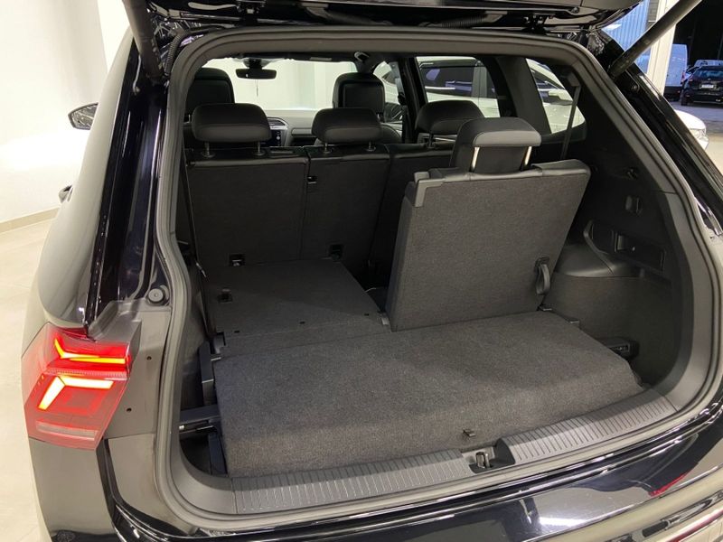 Volkswagen TIGUAN 2.0 300 TSI GASOLINA ALLSPACE R-LINE AUTOMÁTICO 2023/2024 DRSUL SEMINOVOS CAXIAS DO SUL – LAJEADO – SANTA CRUZ DO SUL / Carros no Vale Volkswagen TIGUAN 2.0 300 TSI GASOLINA ALLSPACE R-LINE AUTOMÁTICO 2023/2024 DRSUL SEMINOVOS CAXIAS DO SUL – LAJEADO – SANTA CRUZ DO SUL / Carros no Vale