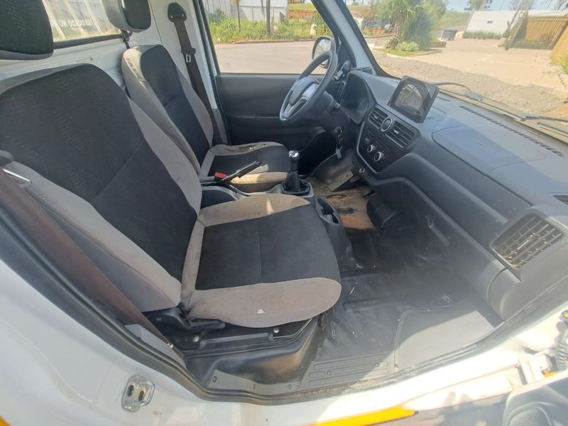Effa V21 1.3 16V GASOLINA CS MANUAL 2023/2024 CAMINHÕES & CAMIONETAS PASSO FUNDO / Carros no Vale Effa V21 1.3 16V GASOLINA CS MANUAL 2023/2024 CAMINHÕES & CAMIONETAS PASSO FUNDO / Carros no Vale