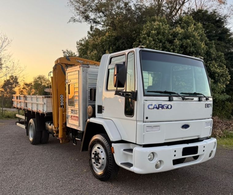 Ford Cargo 1517 Turbo Munck 2005/2005 CAMINHÕES & CAMIONETAS PASSO FUNDO / Carros no Vale