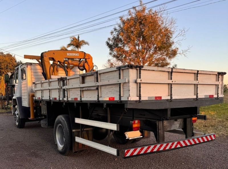Ford Cargo 1517 Turbo Munck 2005/2005 CAMINHÕES & CAMIONETAS PASSO FUNDO / Carros no Vale