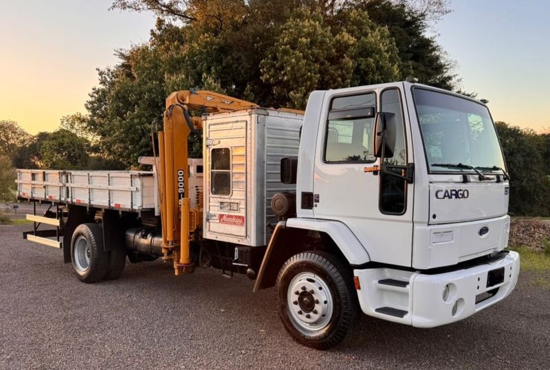 Ford Cargo 1517 Turbo Munck 2005/2005 CAMINHÕES & CAMIONETAS PASSO FUNDO / Carros no Vale