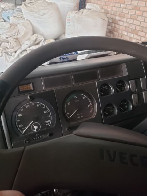 Iveco Eurotech MP 450-E37 2p 6×2 2004/2004 CAMINHÕES & CAMIONETAS PASSO FUNDO / Carros no Vale