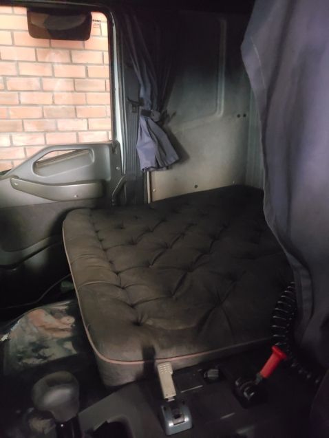 Iveco Eurotech MP 450-E37 2p 6×2 2004/2004 CAMINHÕES & CAMIONETAS PASSO FUNDO / Carros no Vale