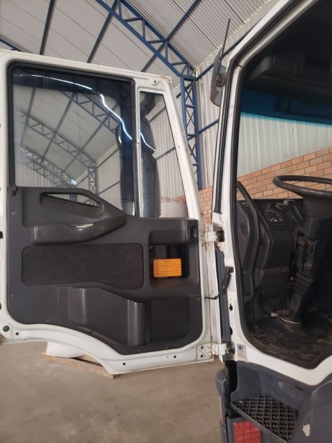 Iveco Eurotech MP 450-E37 2p 6×2 2004/2004 CAMINHÕES & CAMIONETAS PASSO FUNDO / Carros no Vale
