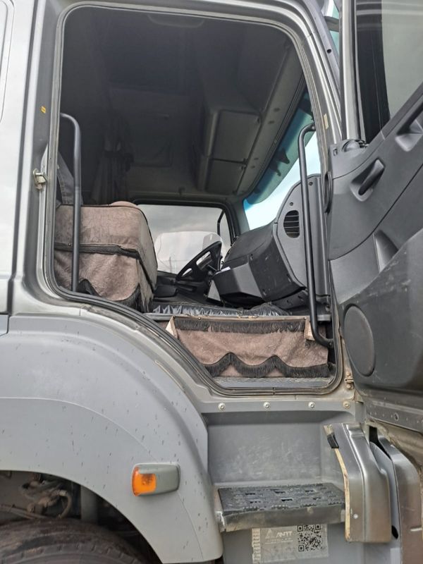 Mercedes-Benz Axor 2644 S/LS 6×4 2013/2013 CAMINHÕES & CAMIONETAS PASSO FUNDO / Carros no Vale Mercedes-Benz Axor 2644 S/LS 6×4 2013/2013 CAMINHÕES & CAMIONETAS PASSO FUNDO / Carros no Vale