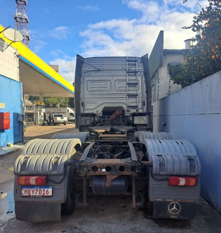 Mercedes-Benz Axor 2644 S/LS 6×4 2013/2013 CAMINHÕES & CAMIONETAS PASSO FUNDO / Carros no Vale Mercedes-Benz Axor 2644 S/LS 6×4 2013/2013 CAMINHÕES & CAMIONETAS PASSO FUNDO / Carros no Vale