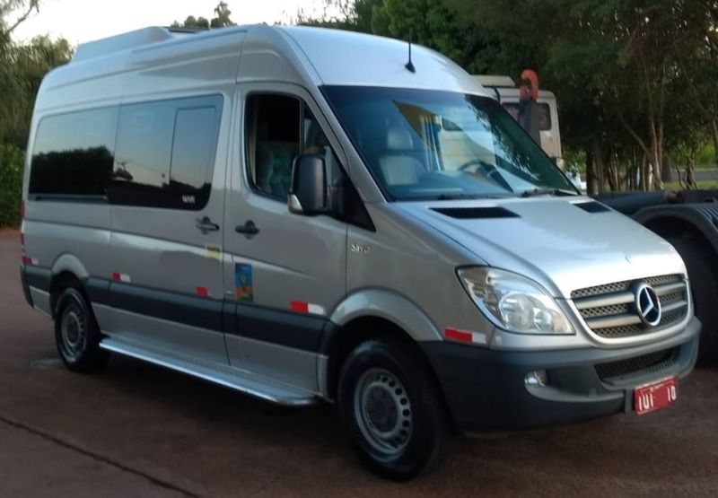 Mercedes-Benz SPRINTER 2.2 415 CDI VAN 16 LUGARES TETO ALTO 16V BI-TURBO DIESEL MANUAL 2013/2013 CAMINHÕES & CAMIONETAS PASSO FUNDO / Carros no Vale