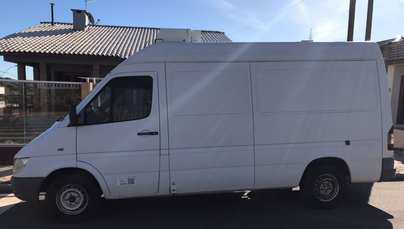 Mercedes-Benz SPRINTER 2.2 FURGÃO 311 CDI LONGO TETO BAIXO DIESEL 3P MANUAL 2009/2010 CAMINHÕES & CAMIONETAS PASSO FUNDO / Carros no Vale