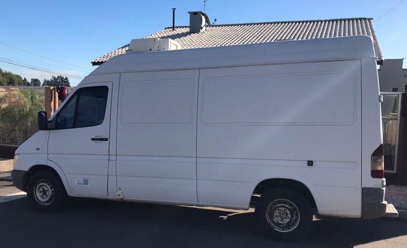 Mercedes-Benz SPRINTER 2.2 FURGÃO 311 CDI LONGO TETO BAIXO DIESEL 3P MANUAL 2009/2010 CAMINHÕES & CAMIONETAS PASSO FUNDO / Carros no Vale