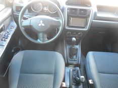 Mitsubishi PAJERO TR4 2.0 GLS 4X4 16V FLEX 4P MANUAL 2011/2012 CAMINHÕES & CAMIONETAS PASSO FUNDO / Carros no Vale