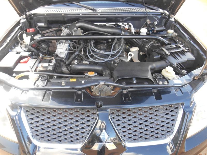 Mitsubishi PAJERO TR4 2.0 GLS 4X4 16V FLEX 4P MANUAL 2011/2012 CAMINHÕES & CAMIONETAS PASSO FUNDO / Carros no Vale Mitsubishi PAJERO TR4 2.0 GLS 4X4 16V FLEX 4P MANUAL 2011/2012 CAMINHÕES & CAMIONETAS PASSO FUNDO / Carros no Vale