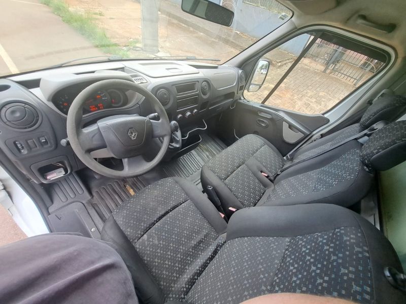 Renault MASTER 2.3 DCI CHASSI CABINE L2H1 16V DIESEL 2P MANUAL 2014/2015 CAMINHÕES & CAMIONETAS PASSO FUNDO / Carros no Vale Renault MASTER 2.3 DCI CHASSI CABINE L2H1 16V DIESEL 2P MANUAL 2014/2015 CAMINHÕES & CAMIONETAS PASSO FUNDO / Carros no Vale
