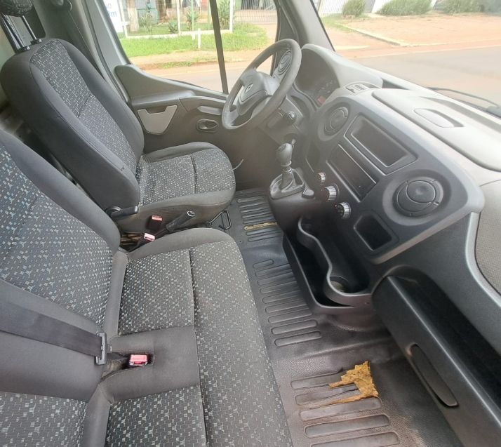 Renault MASTER 2.3 DCI CHASSI CABINE L2H1 16V DIESEL 2P MANUAL 2014/2015 CAMINHÕES & CAMIONETAS PASSO FUNDO / Carros no Vale Renault MASTER 2.3 DCI CHASSI CABINE L2H1 16V DIESEL 2P MANUAL 2014/2015 CAMINHÕES & CAMIONETAS PASSO FUNDO / Carros no Vale