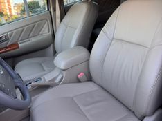 Toyota HILUX SW4 3.0 SRV 4X4 7 LUGARES 16V TURBO INTERCOOLER DIESEL 4P AUTOMÁTICO 2010/2010 CAMINHÕES & CAMIONETAS PASSO FUNDO / Carros no Vale