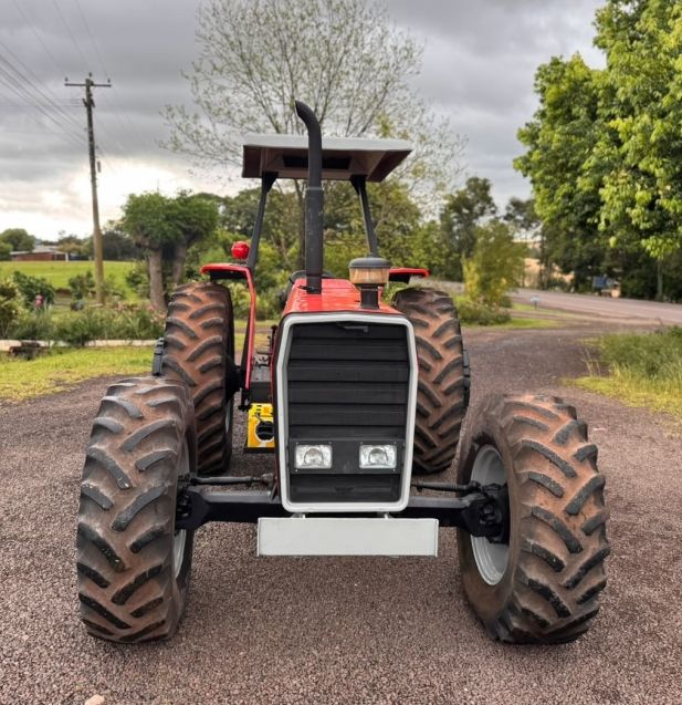 Trator Trator Massey Ferguson 296 4×4 1989/1989 CAMINHÕES & CAMIONETAS PASSO FUNDO / Carros no Vale