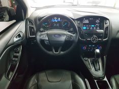 Ford FOCUS 2.0 TITANIUM PLUS FASTBACK 16V FLEX 4P POWERSHIFT 2017/2018 ADVANT AUTOMÓVEIS CAXIAS DO SUL / Carros no Vale