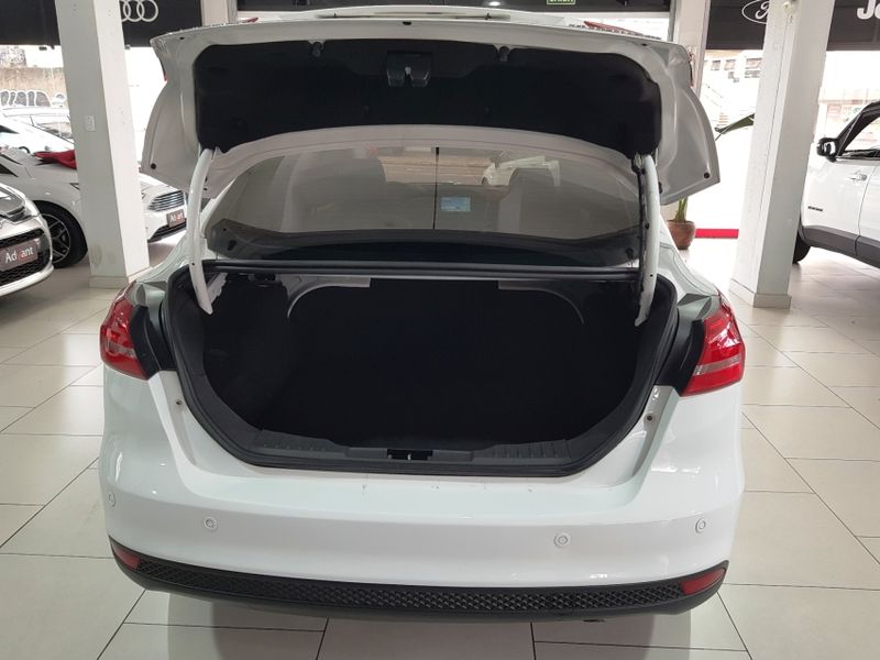 Ford FOCUS 2.0 TITANIUM PLUS FASTBACK 16V FLEX 4P POWERSHIFT 2017/2018 ADVANT AUTOMÓVEIS CAXIAS DO SUL / Carros no Vale Ford FOCUS 2.0 TITANIUM PLUS FASTBACK 16V FLEX 4P POWERSHIFT 2017/2018 ADVANT AUTOMÓVEIS CAXIAS DO SUL / Carros no Vale