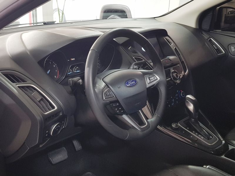 Ford FOCUS 2.0 TITANIUM PLUS FASTBACK 16V FLEX 4P POWERSHIFT 2017/2018 ADVANT AUTOMÓVEIS CAXIAS DO SUL / Carros no Vale Ford FOCUS 2.0 TITANIUM PLUS FASTBACK 16V FLEX 4P POWERSHIFT 2017/2018 ADVANT AUTOMÓVEIS CAXIAS DO SUL / Carros no Vale