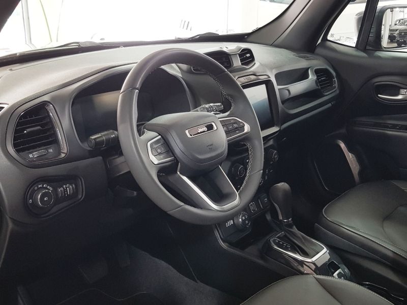 JEEP RENEGADE 1.3 T270 TURBO FLEX S 4X4 AT9 2022/2022 ADVANT AUTOMÓVEIS CAXIAS DO SUL / Carros no Vale JEEP RENEGADE 1.3 T270 TURBO FLEX S 4X4 AT9 2022/2022 ADVANT AUTOMÓVEIS CAXIAS DO SUL / Carros no Vale