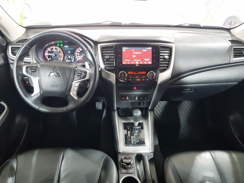 Mitsubishi L200 TRITON 2.4 16V TURBO DIESEL SPORT HPE-S CD 4P 4X4 AUTOMÁTICO 2021/2022 ADVANT AUTOMÓVEIS CAXIAS DO SUL / Carros no Vale