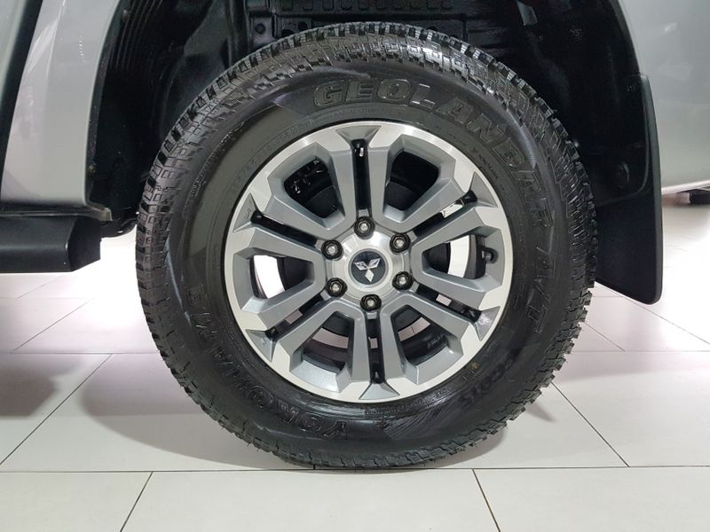 Mitsubishi L200 TRITON 2.4 16V TURBO DIESEL SPORT HPE-S CD 4P 4X4 AUTOMÁTICO 2021/2022 ADVANT AUTOMÓVEIS CAXIAS DO SUL / Carros no Vale