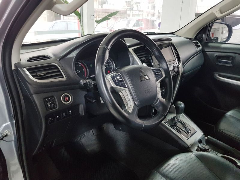 Mitsubishi L200 TRITON 2.4 16V TURBO DIESEL SPORT HPE-S CD 4P 4X4 AUTOMÁTICO 2021/2022 ADVANT AUTOMÓVEIS CAXIAS DO SUL / Carros no Vale